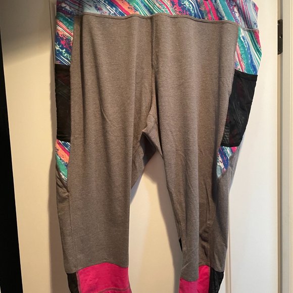 Women's Athletic Plus Size Capris - Picture 2 of 6